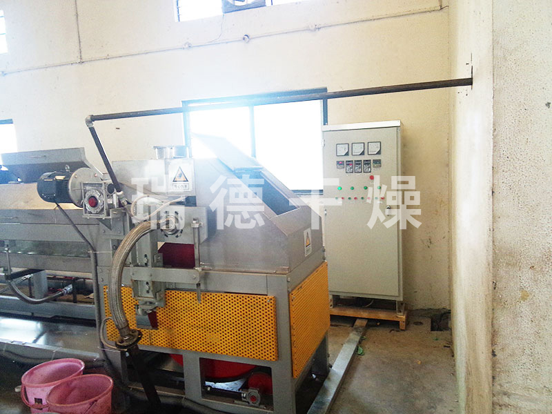 石蠟鋼帶造粒機(jī)工程 （用戶(hù)：廣州XXX化工）